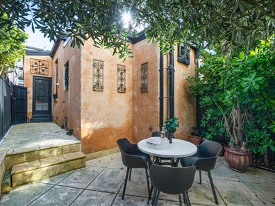 10 Lawrence Avenue, West Perth WA 6005