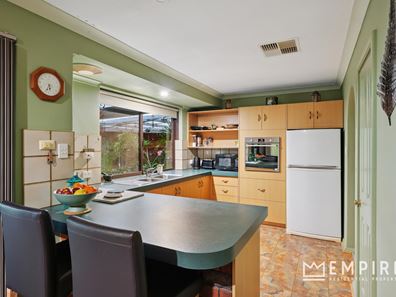 7 Hamersley Way, Kardinya WA 6163