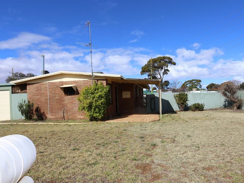 42 Mallee Drv, Kambalda West WA 6442