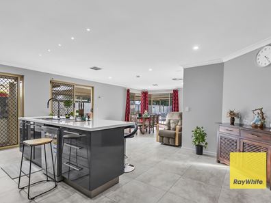 16 Murdoch Road, Thornlie WA 6108