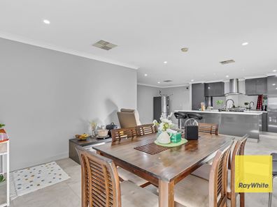 16 Murdoch Road, Thornlie WA 6108