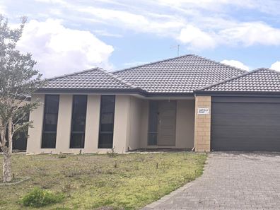 18 Furnell Way, Lakelands WA 6180