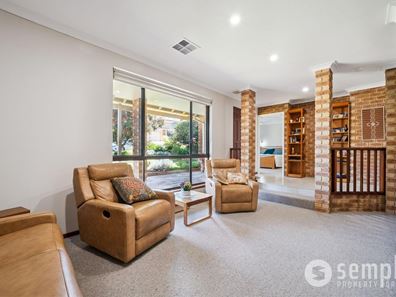2 Peak Court, Leeming WA 6149