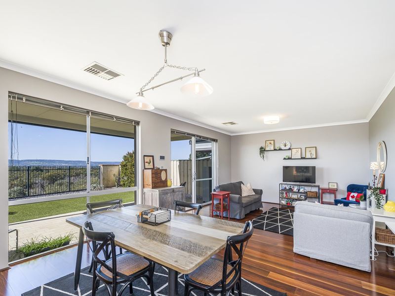 4/2 Woodstock Green, Ellenbrook WA 6069