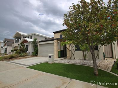 5 Macmillan Boulevard, Canning Vale WA 6155