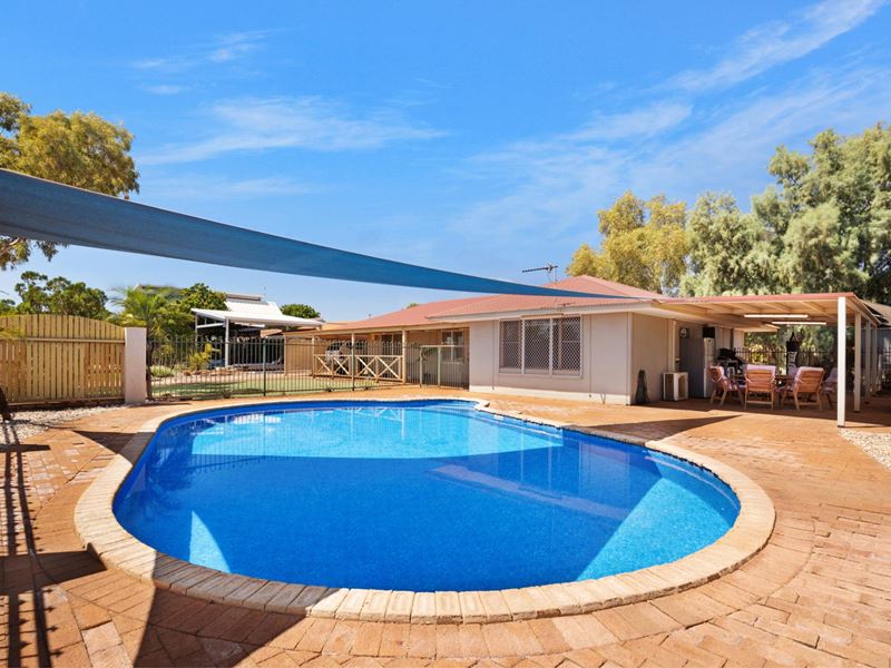 13 Pinderi Crescent, Dampier WA 6713