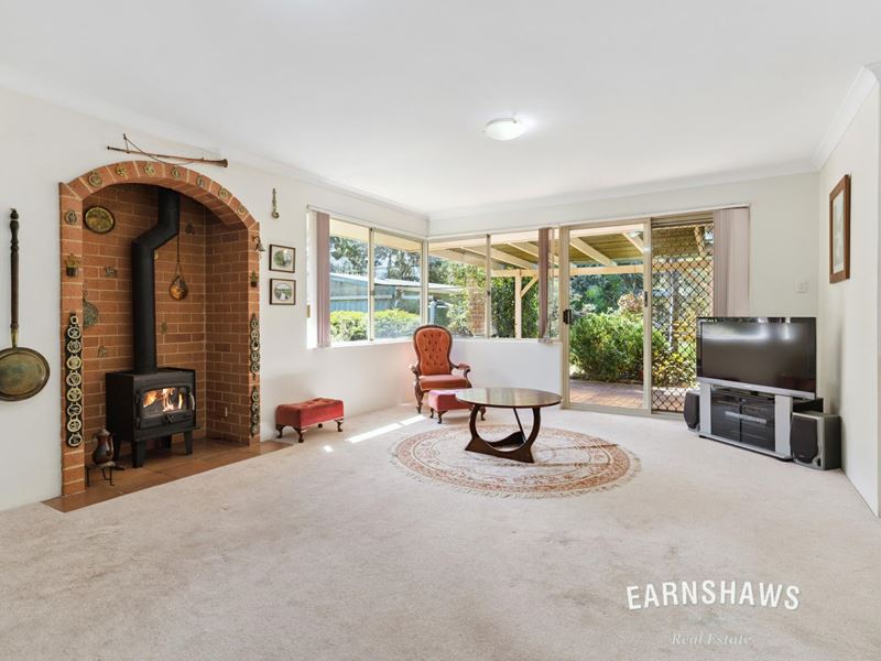 4 Mindyah Court, Mundaring WA 6073