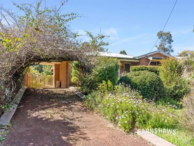 4 Mindyah Court, Mundaring WA 6073