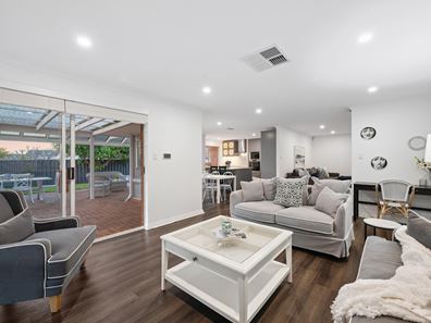 14 Sylvan Crescent, Leeming WA 6149