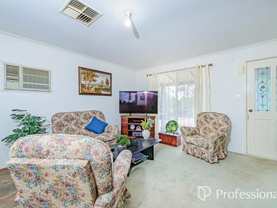 14 Vanzetti Street, Muluckine WA 6401
