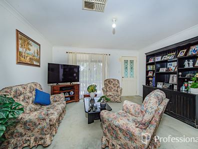 14 Vanzetti Street, Muluckine WA 6401