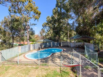 1 Bowen Place, Stoneville WA 6081