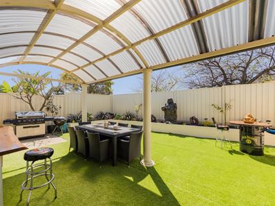 4 Jersey Way, Waikiki WA 6169