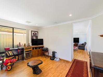 4 Jersey Way, Waikiki WA 6169