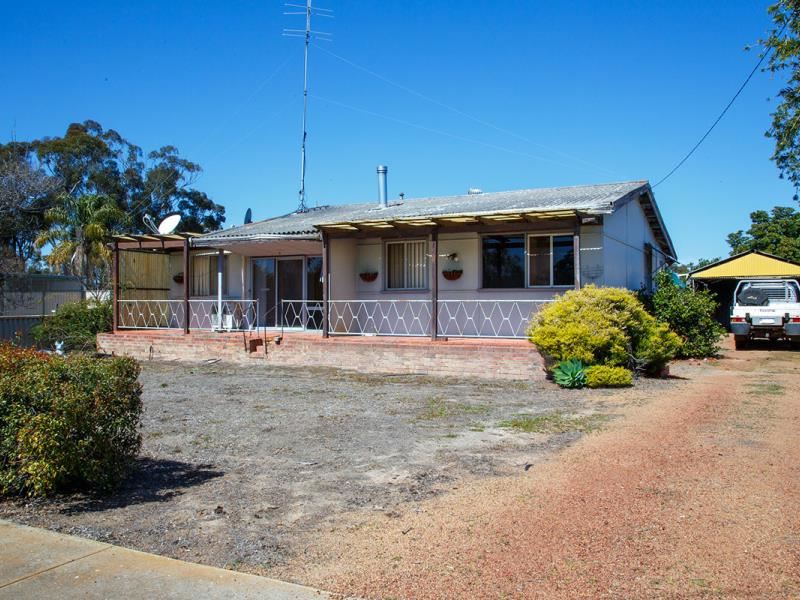 40 Roberts Street, Yealering WA 6372