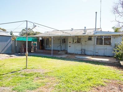 40 Roberts Street, Yealering WA 6372
