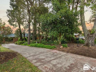 22 Baronet Road, Lesmurdie WA 6076