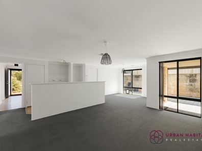 6 Featherstone Road, Orelia WA 6167