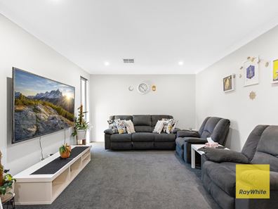12 Torquata Street, Piara Waters WA 6112