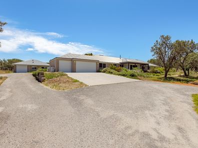 99 Tuart Road, Oakford WA 6121