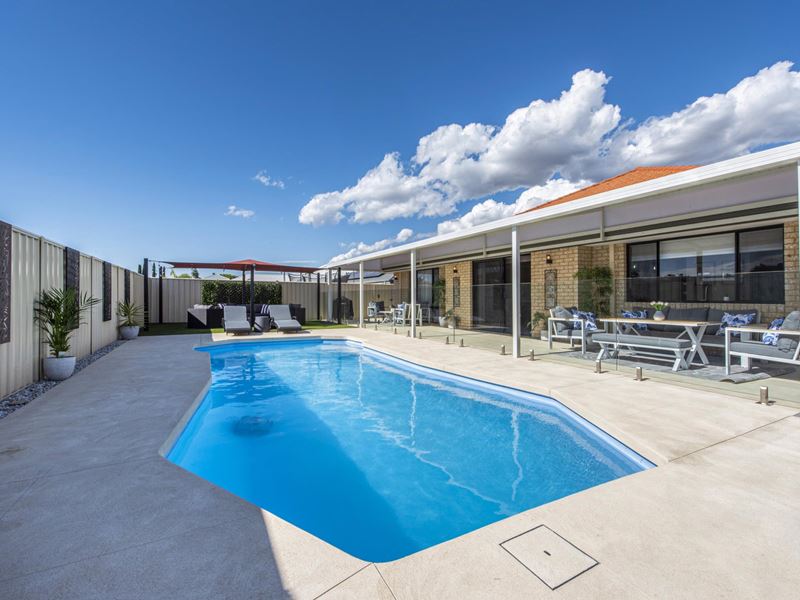 8 Harney Road, Secret Harbour WA 6173