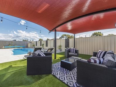 8 Harney Road, Secret Harbour WA 6173