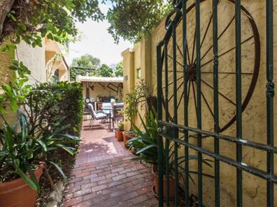 69 Broadway, Nedlands WA 6009