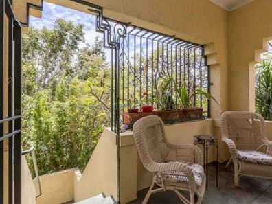 69 Broadway, Nedlands WA 6009