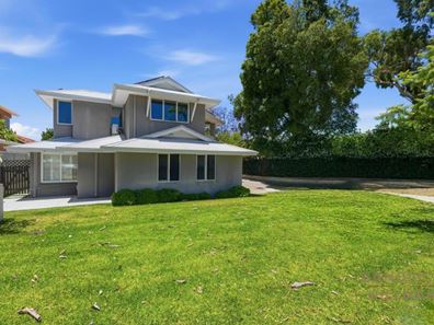 6 Fourth Avenue, Applecross WA 6153