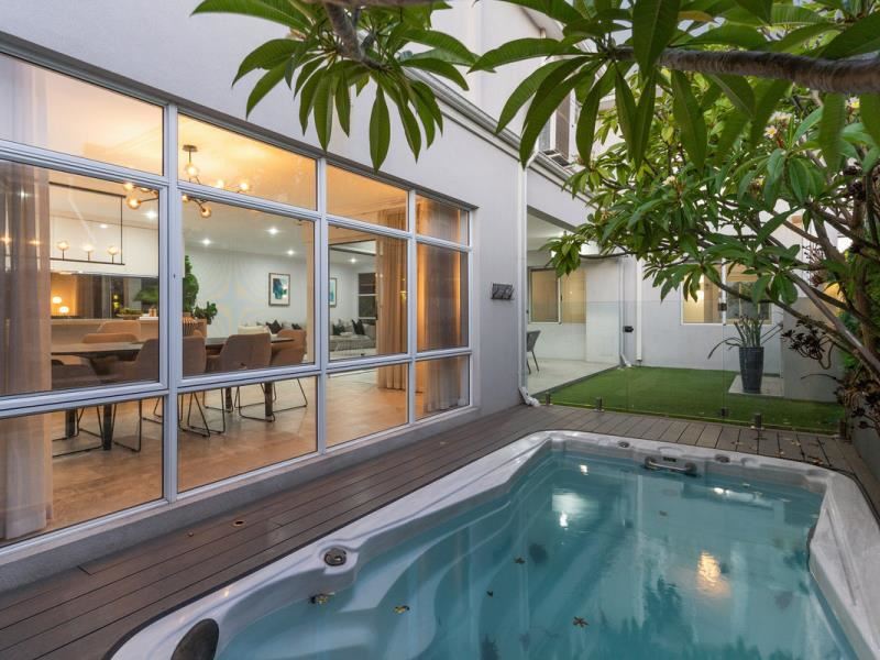 31 Wanstead Street, North Coogee WA 6163