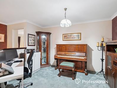 31 Palmer Crescent, High Wycombe WA 6057