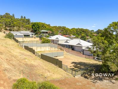 4/32 Salter Rd, Mount Nasura WA 6112