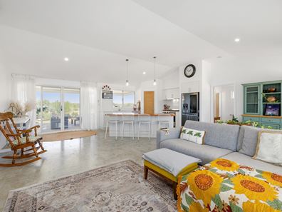 14 ROCKWOOD RAMBLE, Karakin WA 6044