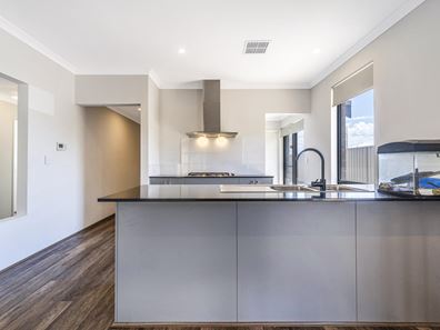 1 Memory Court, Golden Bay WA 6174