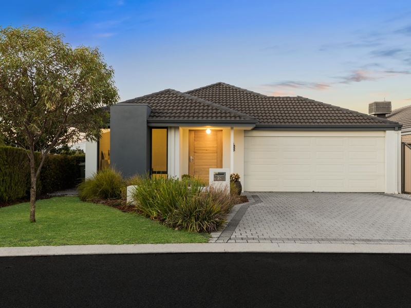 22 Calvera Gardens, Piara Waters WA 6112