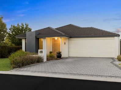 22 Calvera Gardens, Piara Waters WA 6112