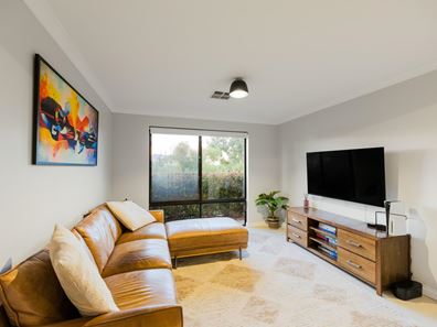 22 Calvera Gardens, Piara Waters WA 6112