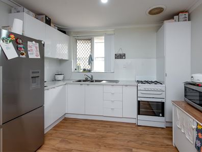 208 Knutsford Avenue, Kewdale WA 6105