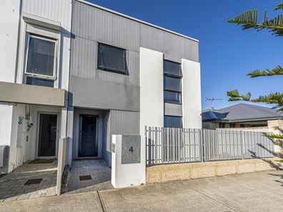 4 Ginrock Way, Golden Bay WA 6174