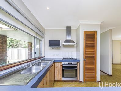 98 Shillington Way, Thornlie WA 6108