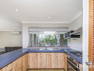 98 Shillington Way, Thornlie WA 6108
