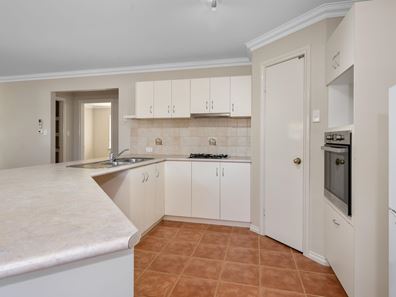 25 Cotter Street North, Hannans WA 6430