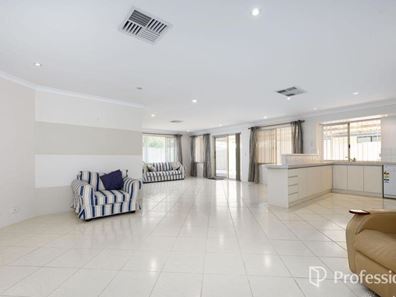 22 Eva Lynch Way, Warnbro WA 6169