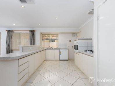 22 Eva Lynch Way, Warnbro WA 6169
