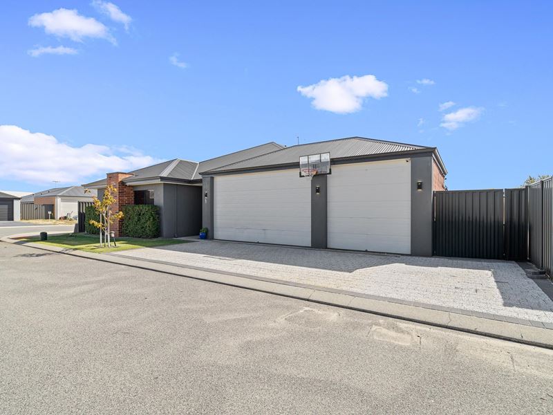 1 Hugel Lane, Ravenswood