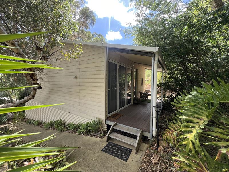 12 Carramar Drive, Kalamunda
