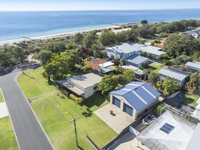 2 Cuthbert Street, Abbey WA 6280