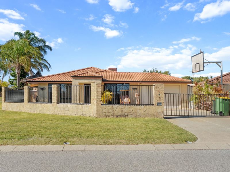 9 Charnley Gardens, Waikiki WA 6169