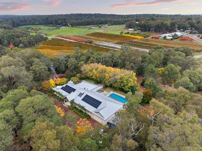 300 Peet Road, Roleystone WA 6111
