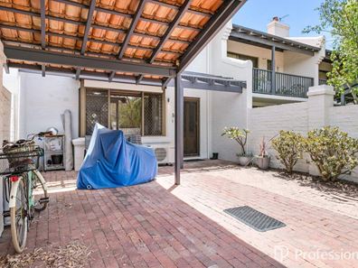 2/115 Fairway, Crawley WA 6009